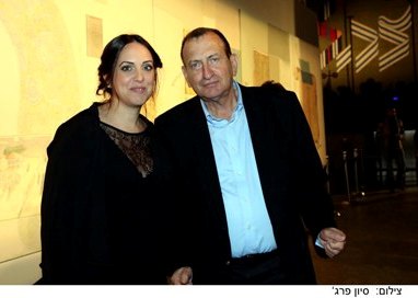 ביתן 2 - אולם ומלואו